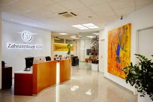 Eingangsbereich im Zahnzentrum Köln