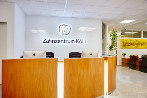 Empfangsbereich - Zahnnzentrum Köln - Ihr Zahnarzt aus Köln