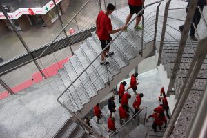 Die Ankunft von Fortuna Köln im Zahnzentrum Köln