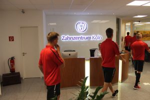 Spieler Ankunft beim Zahnarzt - Teil 6