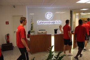 Spieler Ankunft beim Zahnarzt - Teil 2