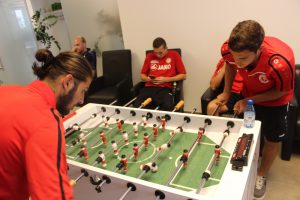 Kickern beim Zahnarzt