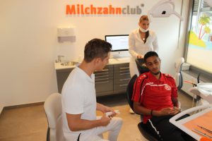 Marcel Benner mit Hamdi Dahmani