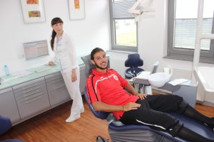 Serhat Koruk vor seiner Zahnarztbehandlung