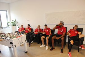 Die Cola sieht der Zahnarzt aber nicht gerne.