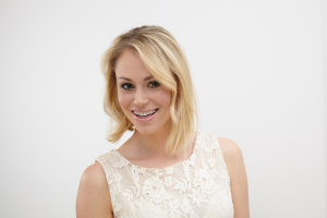 Zahnzentrum Köln erklärt warum man eine Zahnspange braucht.